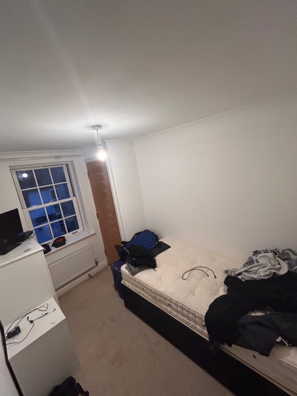 Room Deanery Road in Warmley