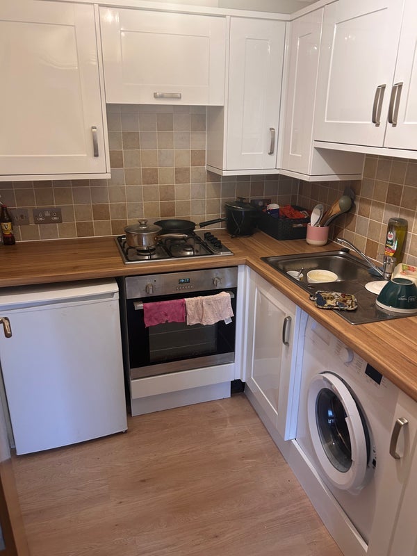 Room Deanery Road in Warmley