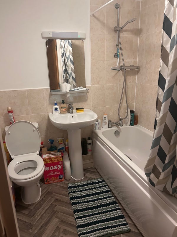 Room Deanery Road in Warmley