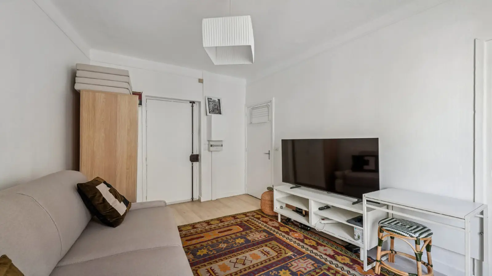 Flat Rue Marie-Éléonore de Bellefond in Paris