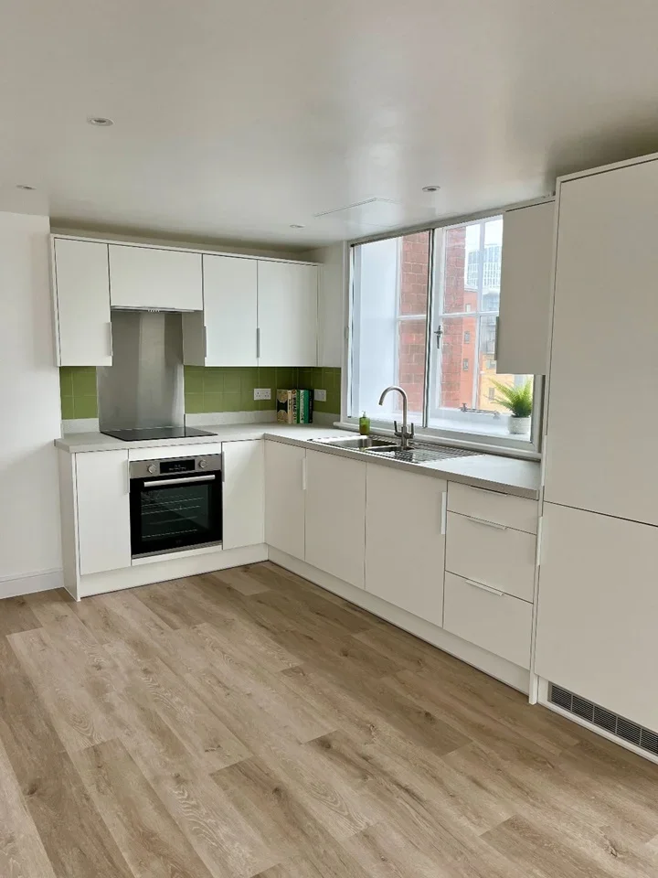 Flat Fairfield Road in Greater London