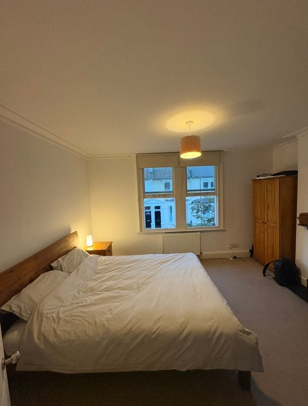 Room Amies Street in Greater London