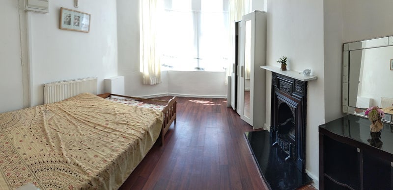 Room Blaenclydach Street in Cardiff