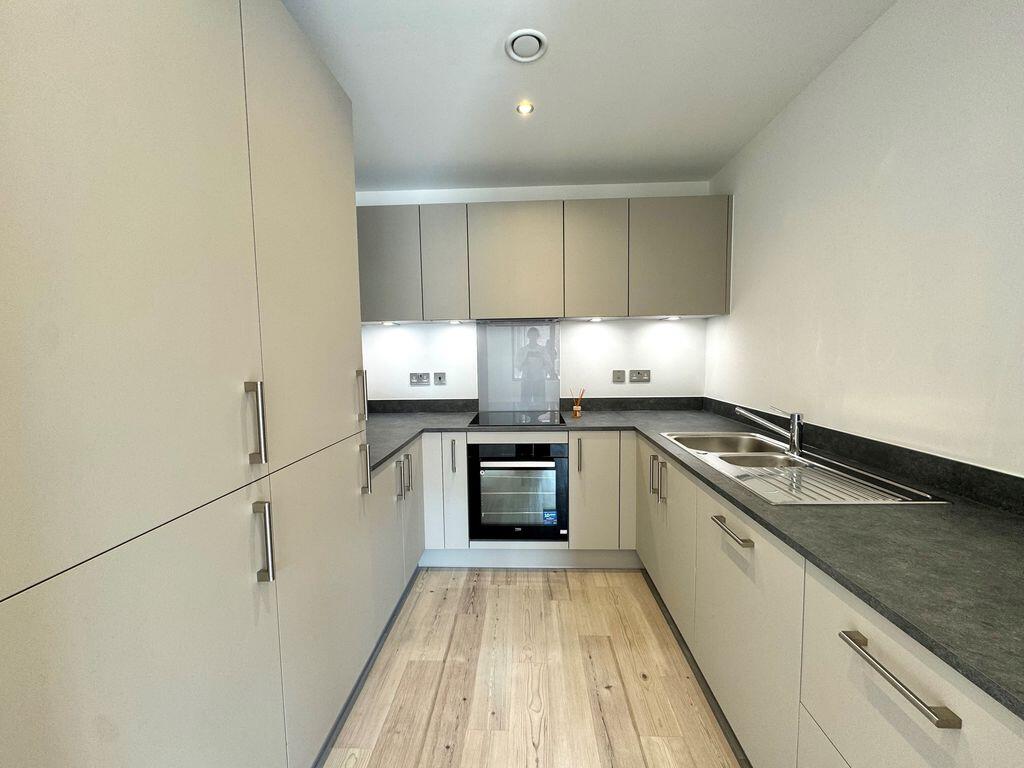 Flat Fielders Crescent in Greater London