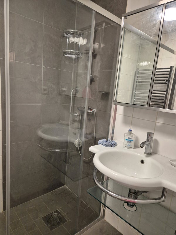 Room Gresse Street in City of Westminster
