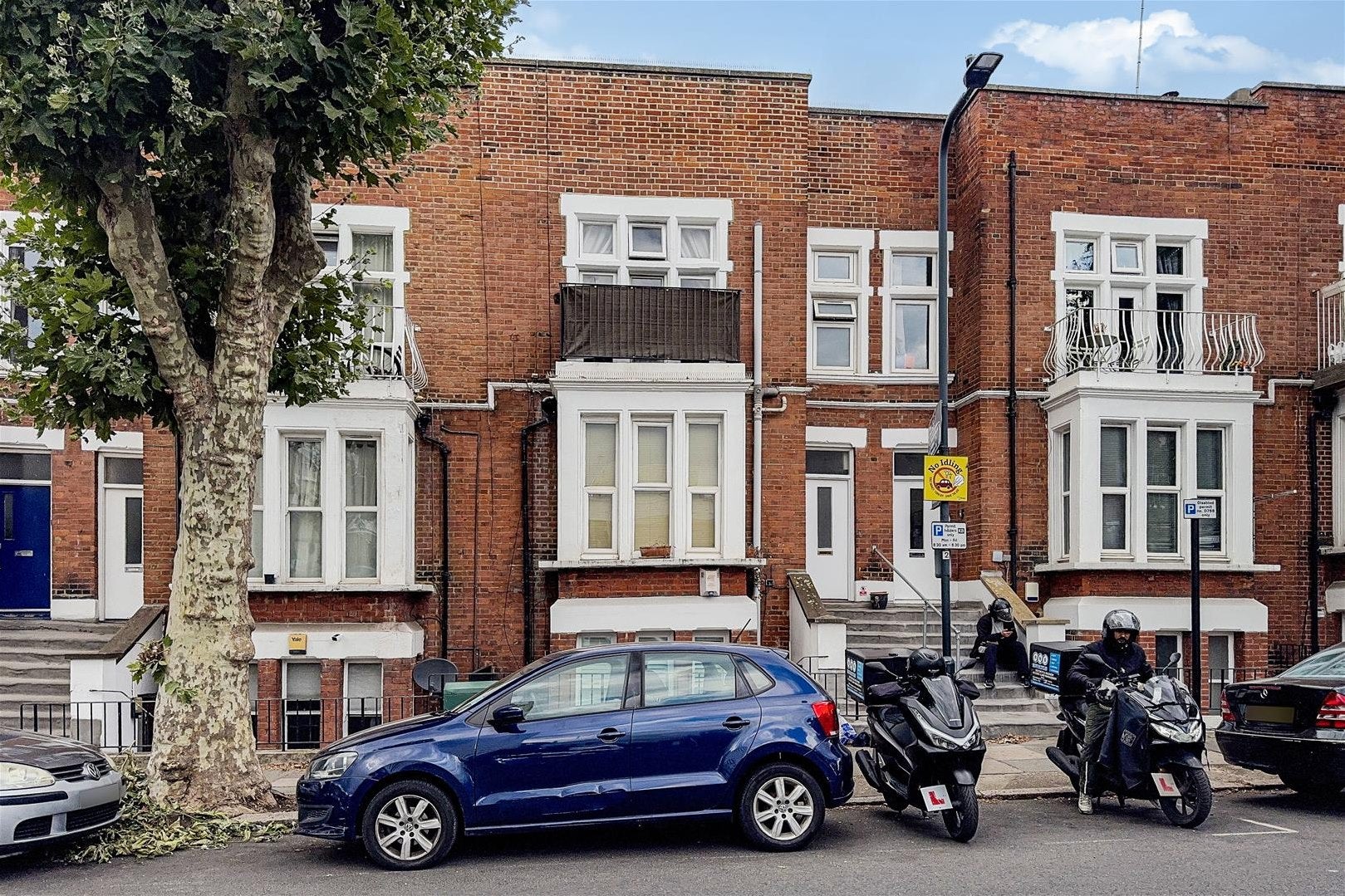 Flat Victoria Road in Greater London