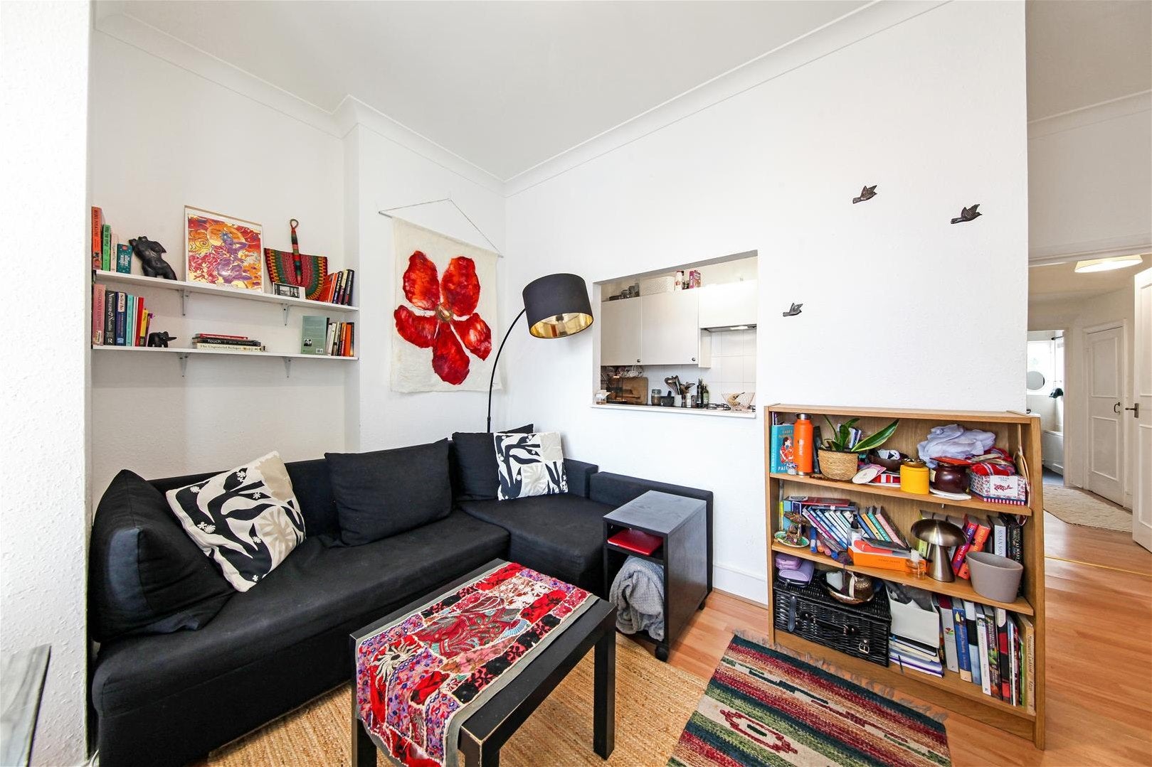 Flat Victoria Road in Greater London