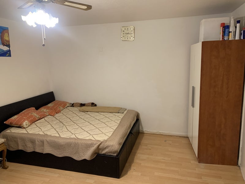 Room Desmond Street in Greater London