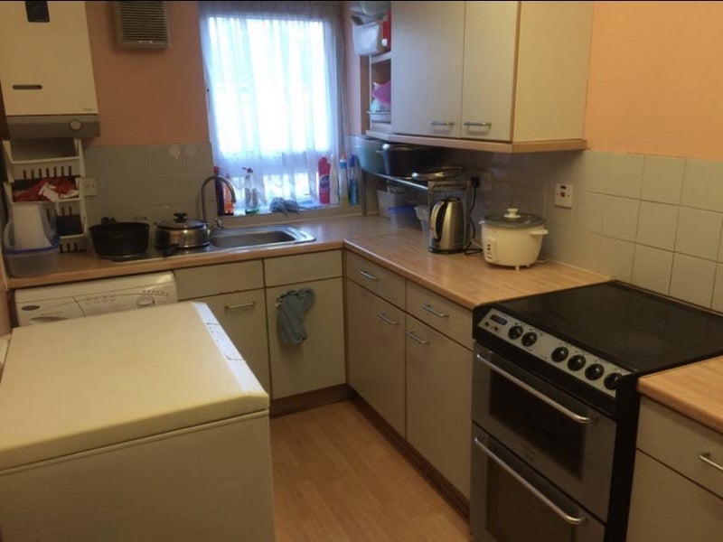 Room Desmond Street in Greater London