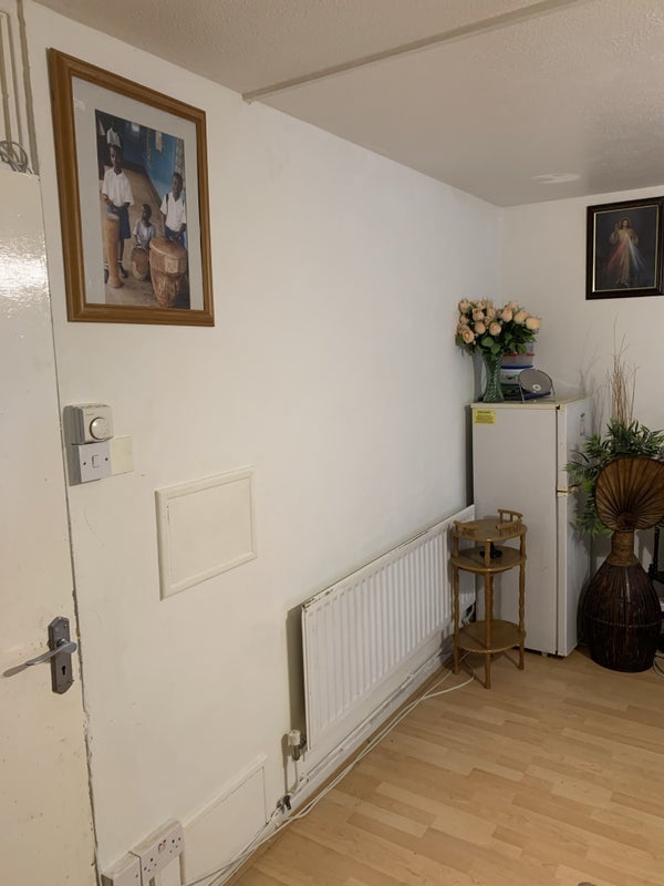Room Desmond Street in Greater London