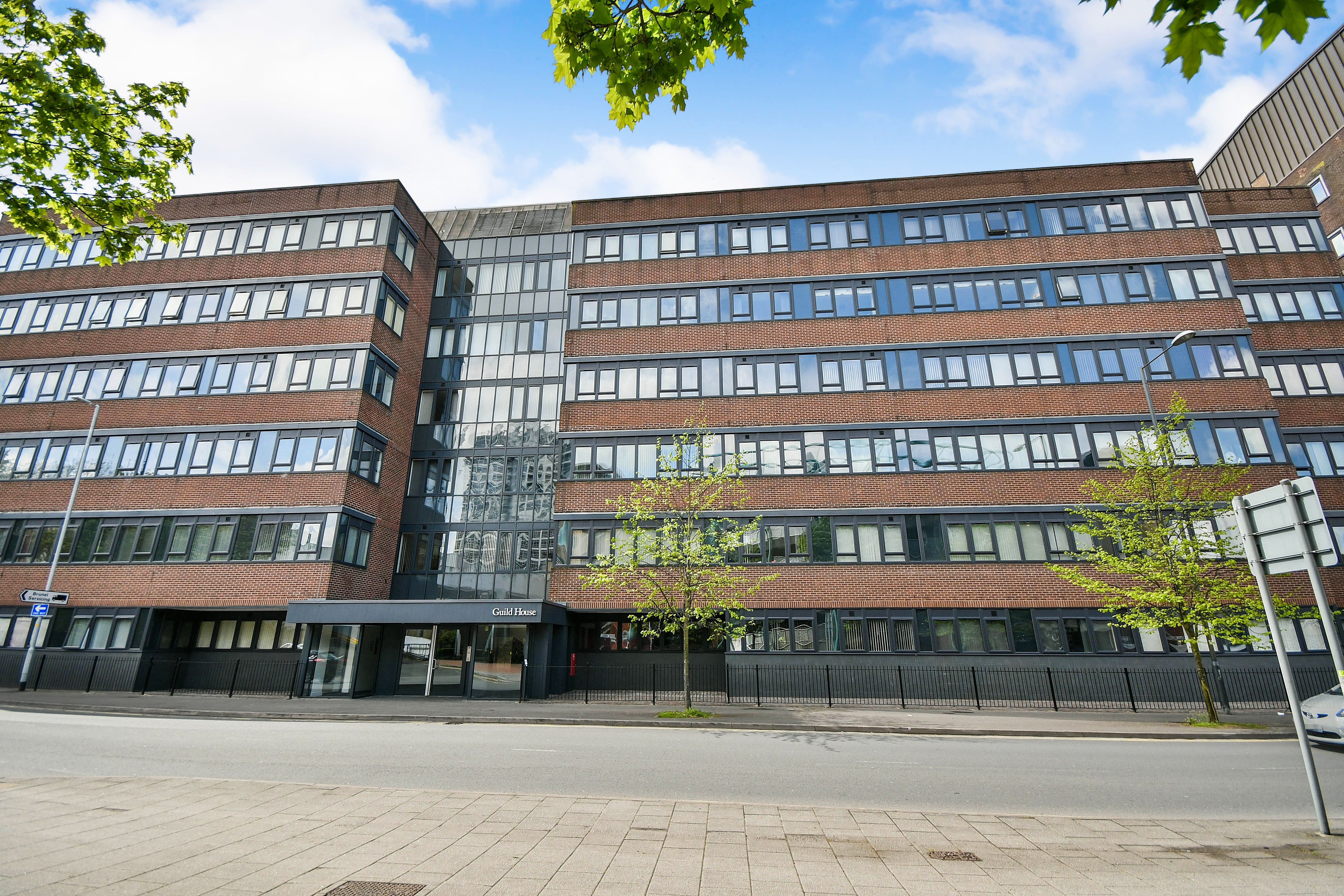 Flat Farnsby Street in Swindon