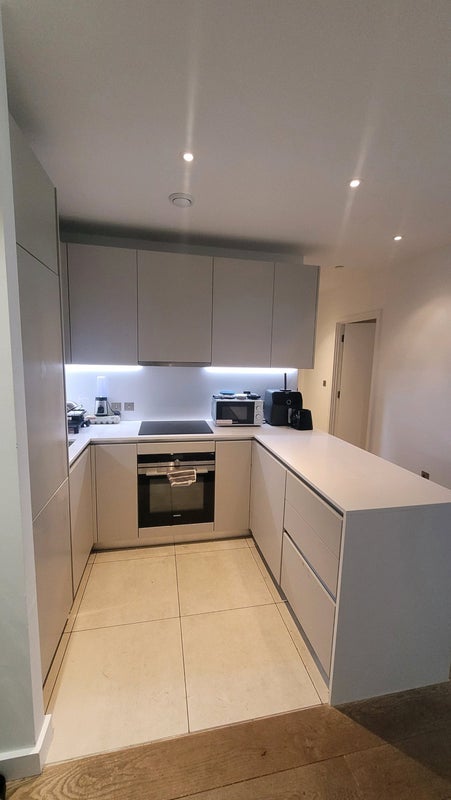 Flat Exhibition Way in Greater London
