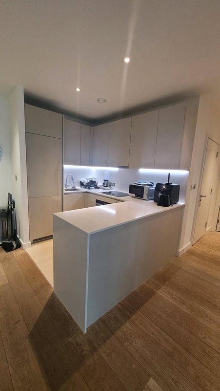 Flat Exhibition Way in Greater London