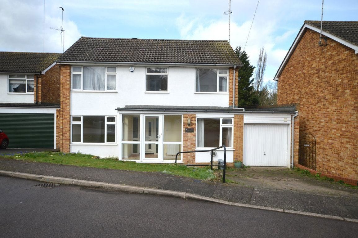 House Hamilton Close in Hertsmere