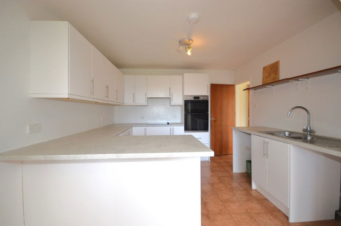 House Hamilton Close in Hertsmere