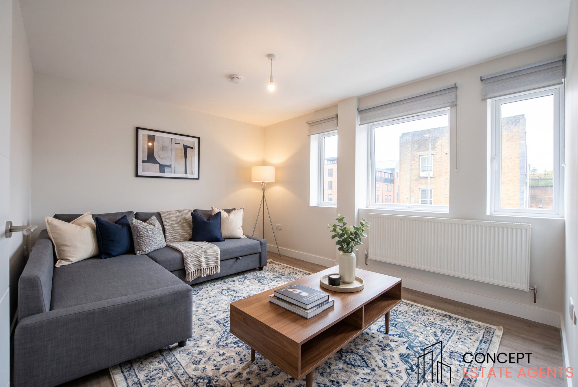 Flat Tooting High Street in Greater London