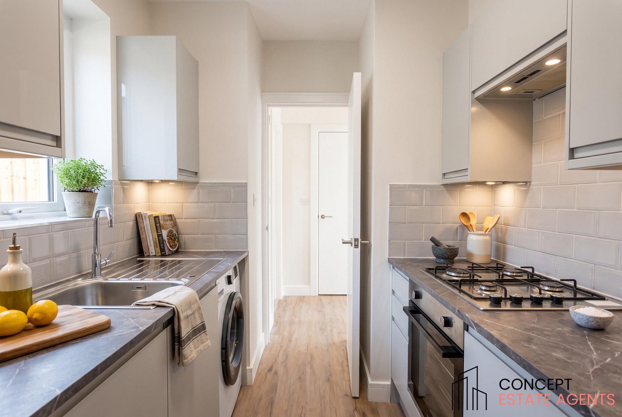 Flat Tooting High Street in Greater London