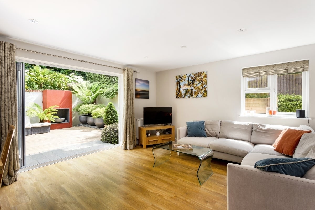 House Windrushes in Caterham Valley