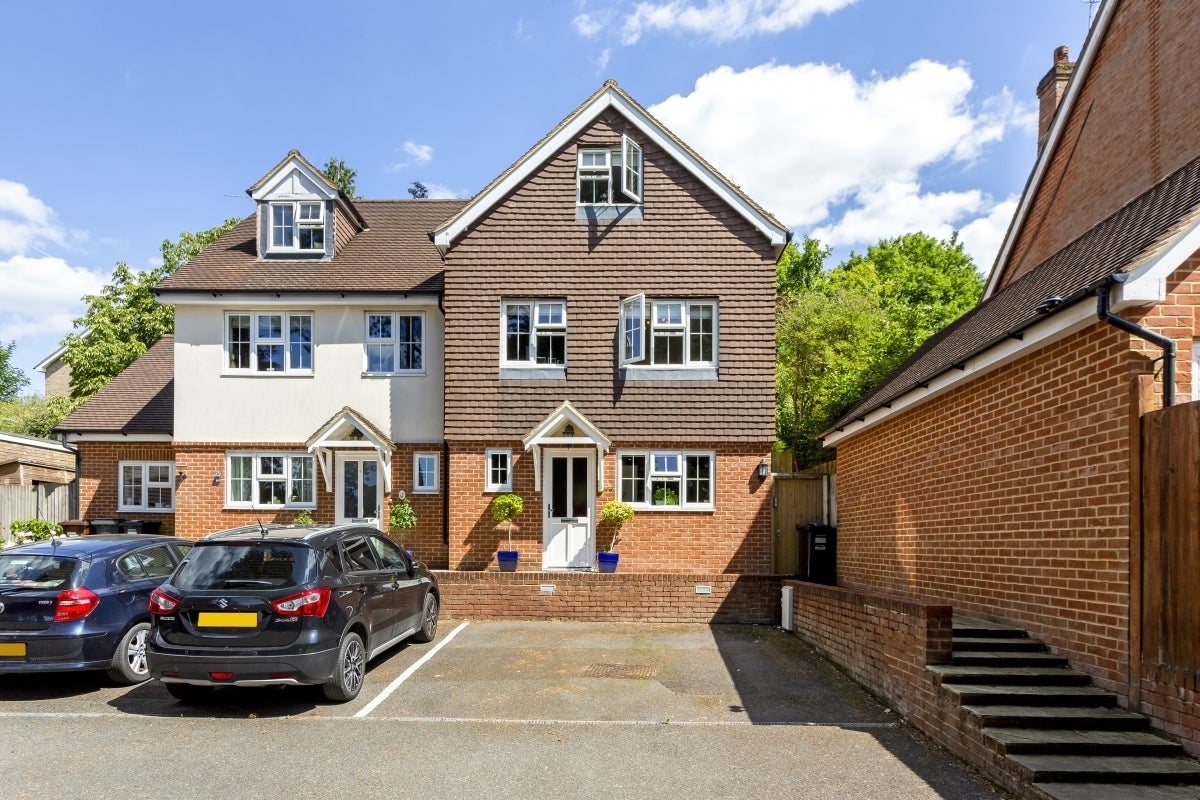 House Windrushes in Caterham Valley