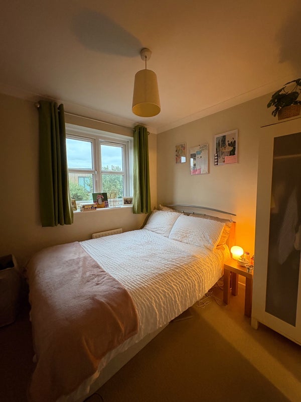 Room Park Road in Greater London