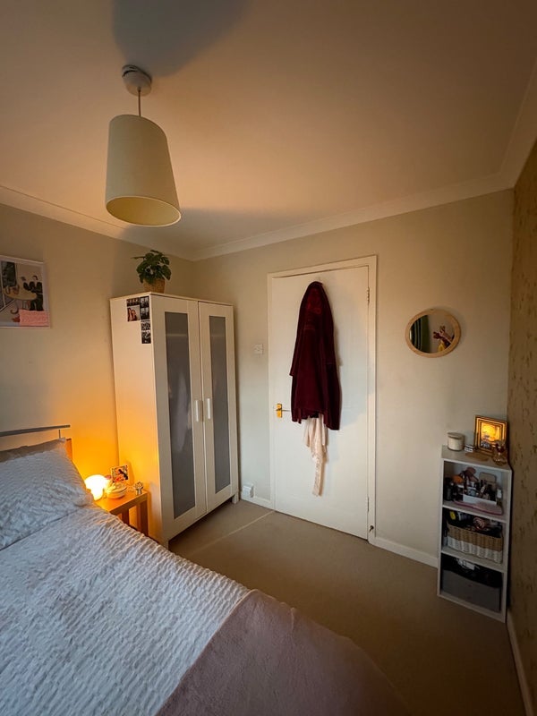 Room Park Road in Greater London