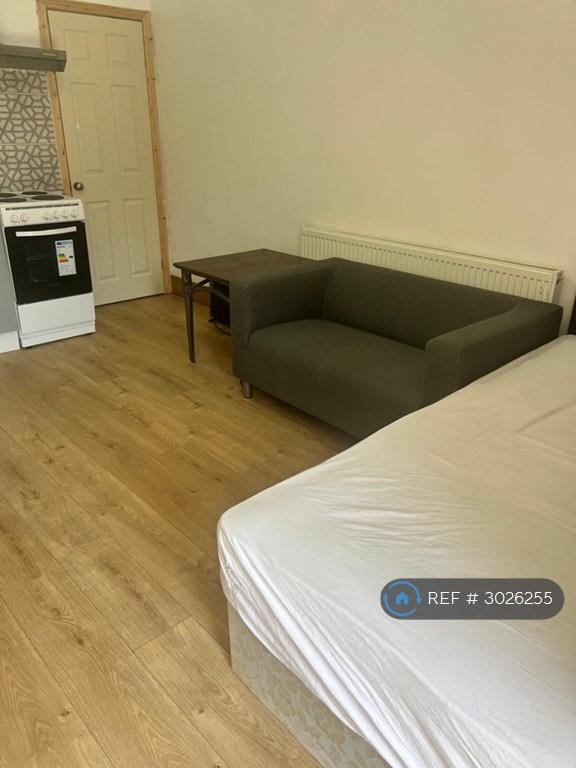 Flat Culverhouse Road in Luton