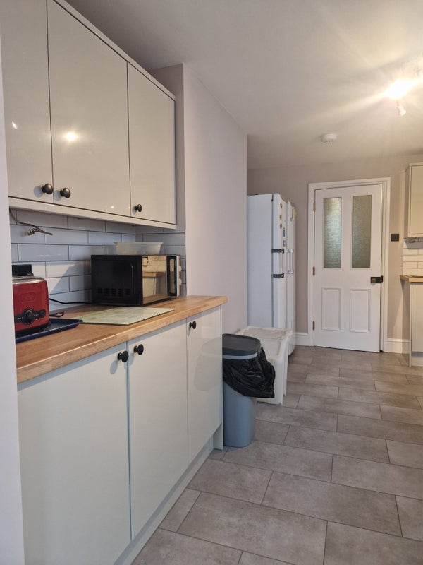 Room Avonmouth Road in Bristol