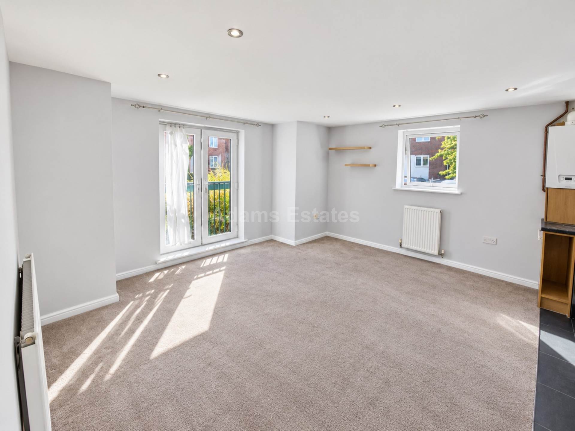 Flat Regis Park Road in Reading