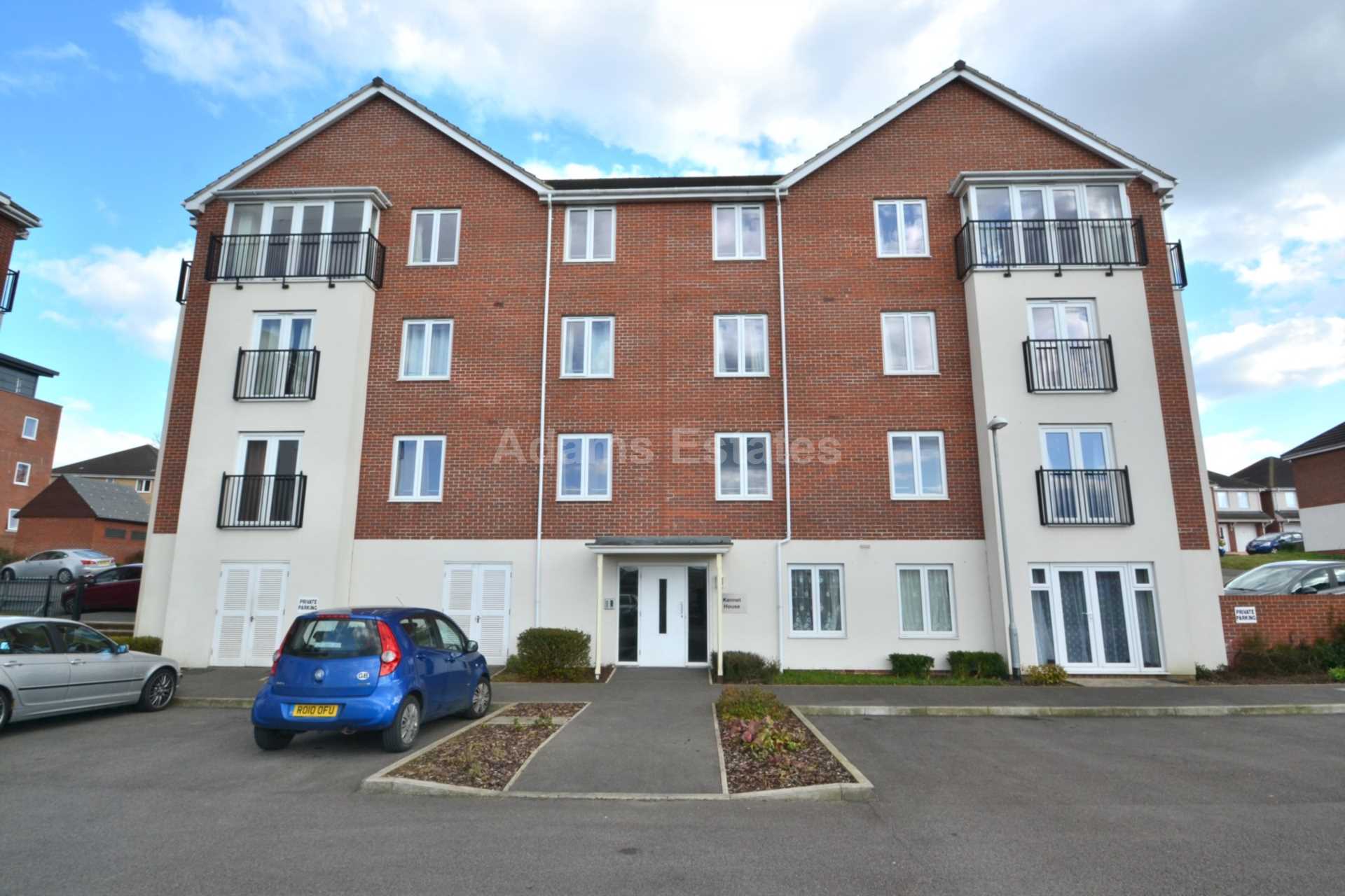 Flat Regis Park Road in Reading