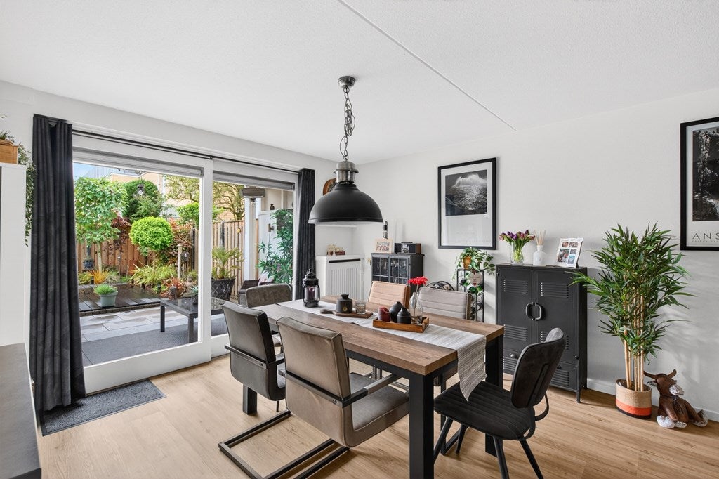 Tussenwoning te koop: Sartrelaan 7, Eindhoven
