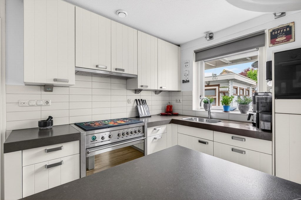Tussenwoning te koop: Sartrelaan 7, Eindhoven