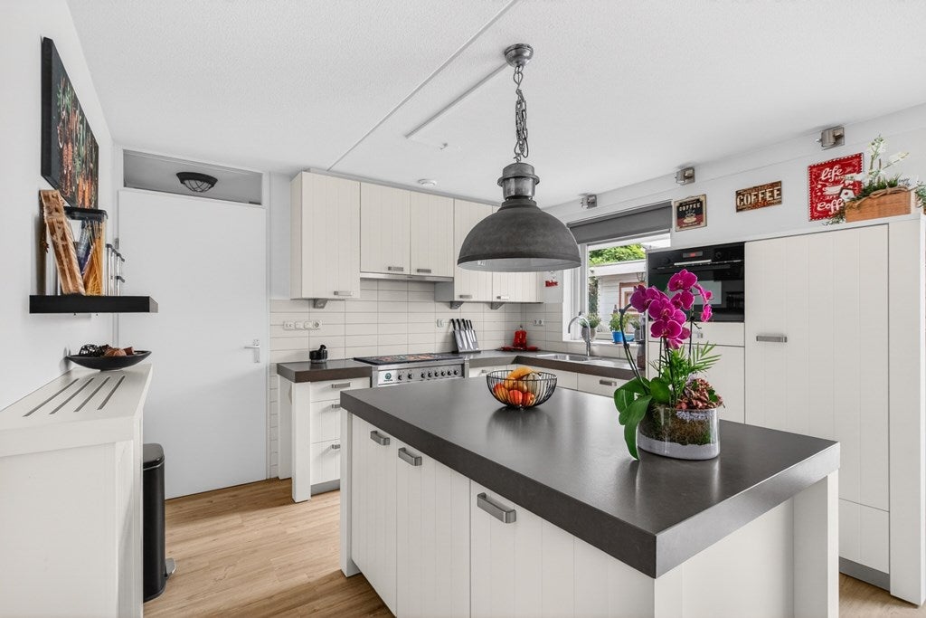 Tussenwoning te koop: Sartrelaan 7, Eindhoven