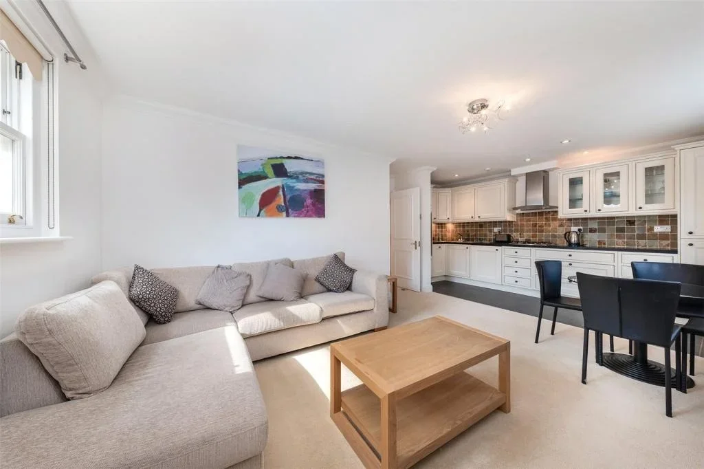 Flat Stanhope Gardens in Greater London