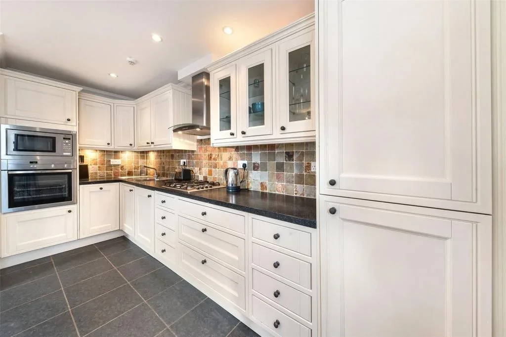 Flat Stanhope Gardens in Greater London