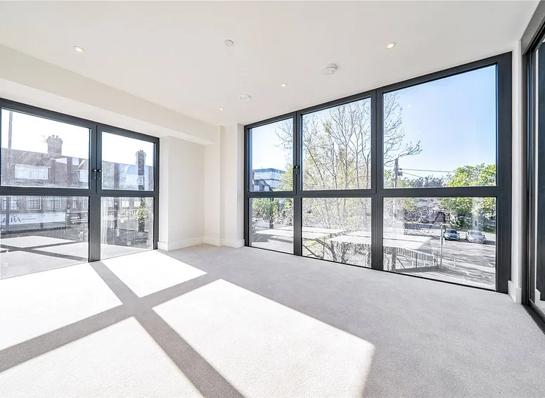 Flat Cockfosters Road in Greater London