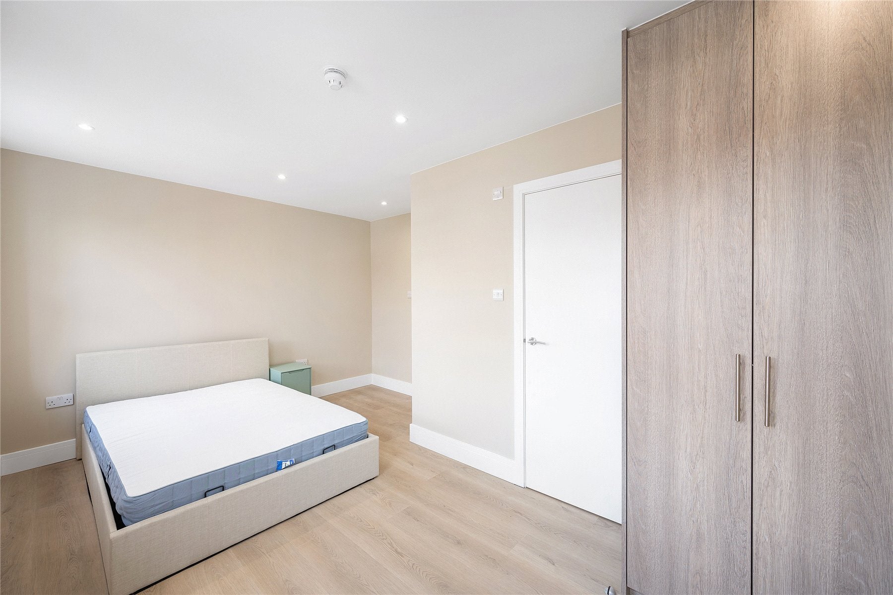 Room Margravine Gardens in Greater London