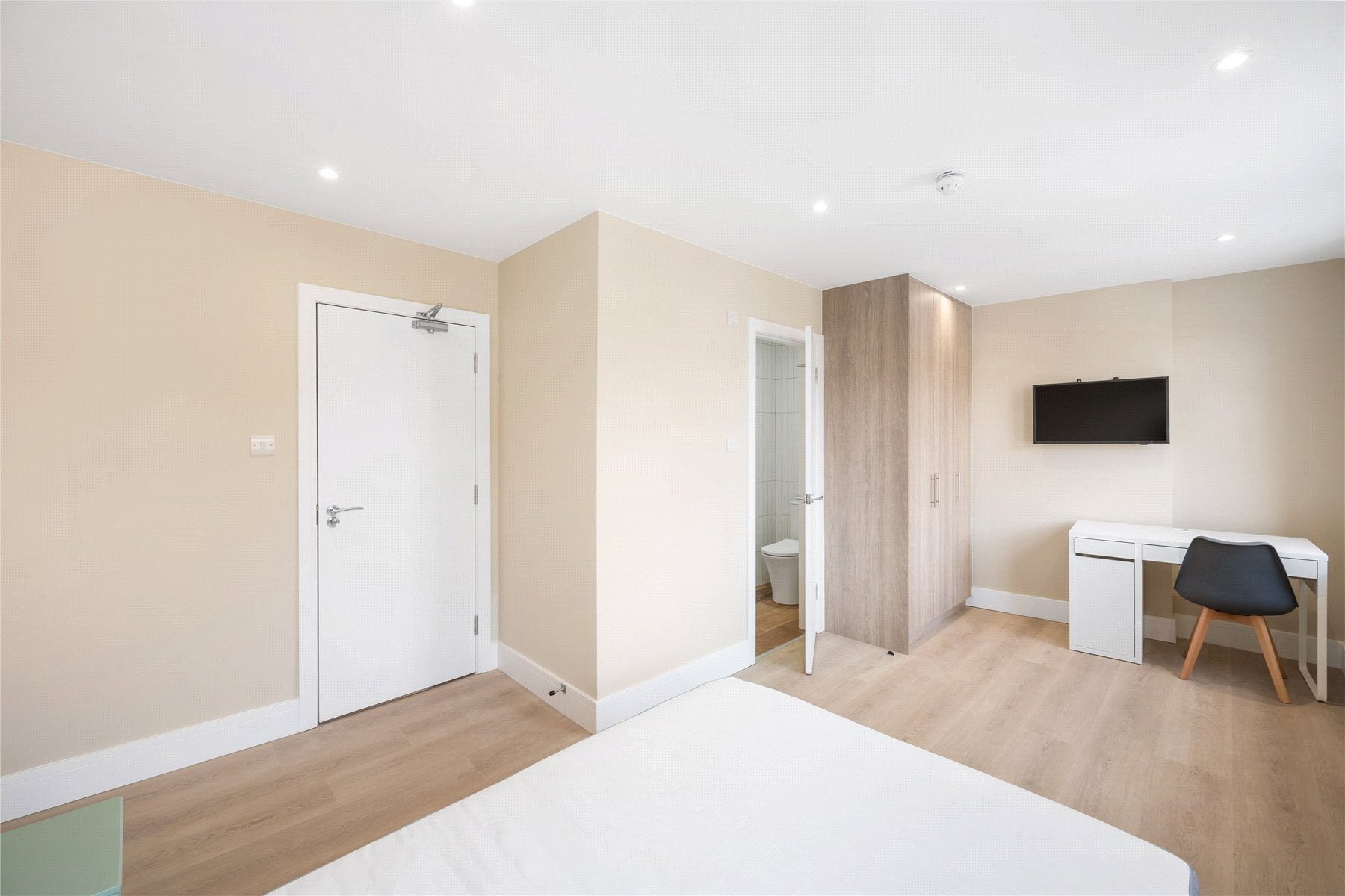 Room Margravine Gardens in Greater London