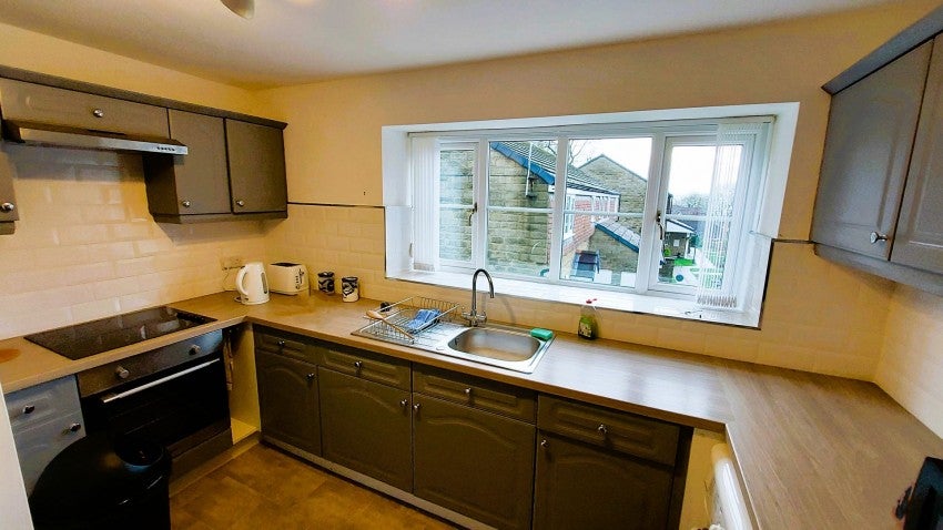 Flat Byron Mews in Bradford