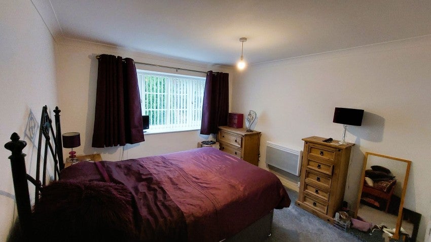 Flat Byron Mews in Bradford