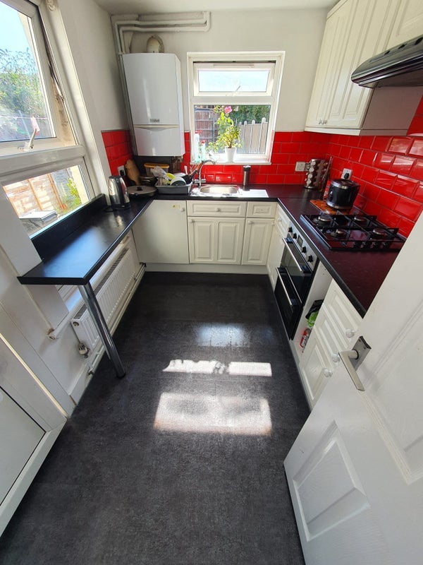 Room Second Avenue in Greater London