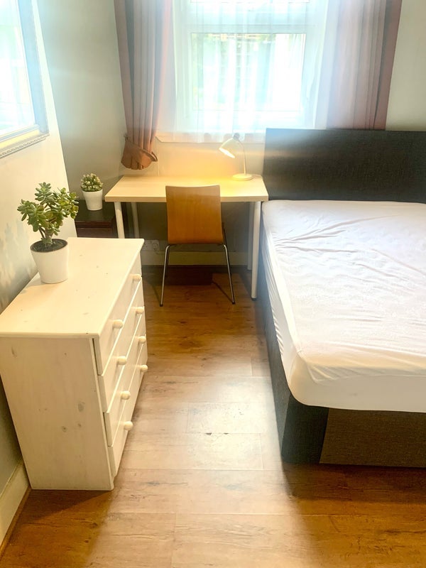 Room Second Avenue in Greater London