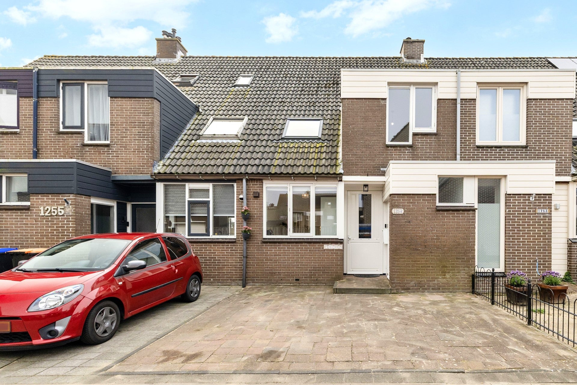 Huis Kruiszwin 1254 in Julianadorp