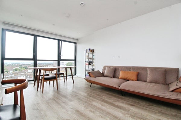 Flat North End in London