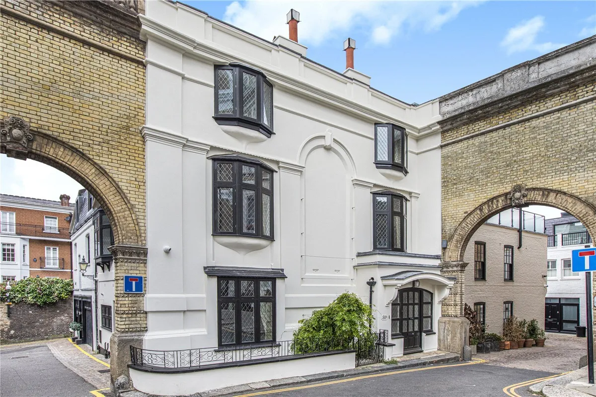 House Cornwall Gardens in Greater London