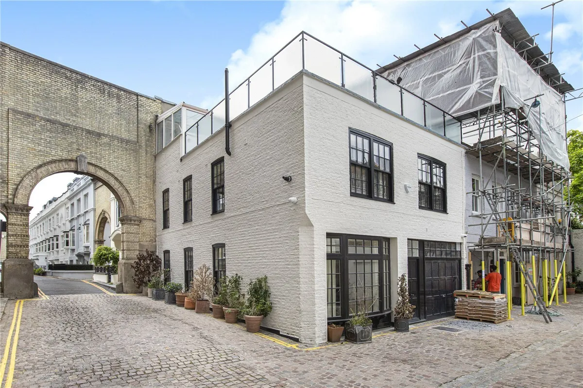House Cornwall Gardens in Greater London