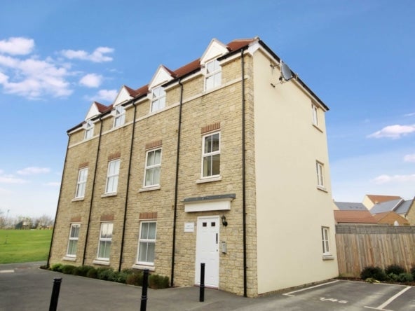 Flat Truscott Avenue in Blunsdon St Andrew
