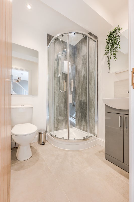 Room Plattbrook Close in Manchester
