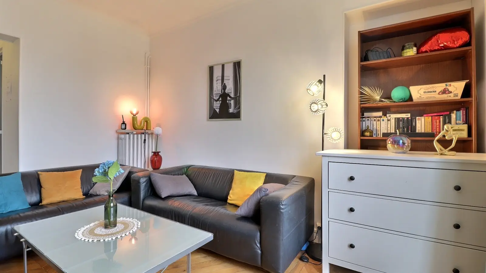 Flat Rue du Général Delestraint in Paris