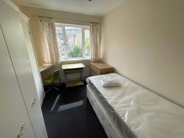 Room Ivy Avenue in Bath