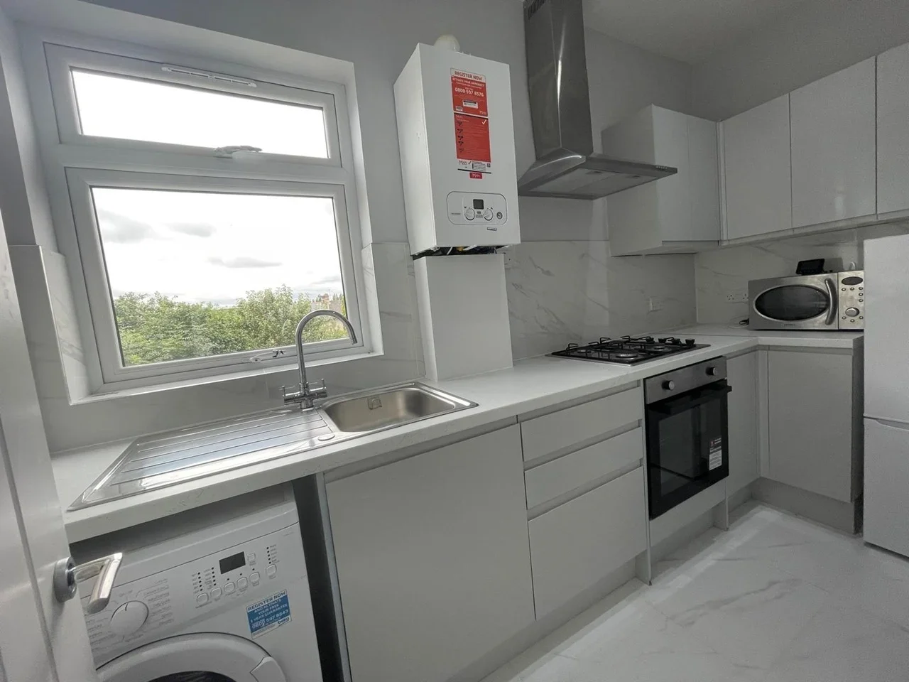 Flat Selborne Road in Greater London